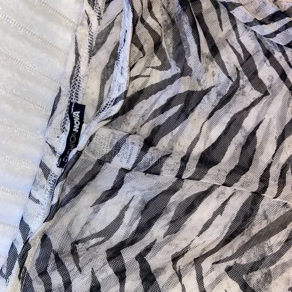 Fashion Nova mesh 2 piece bundle - Picture 8 of 10